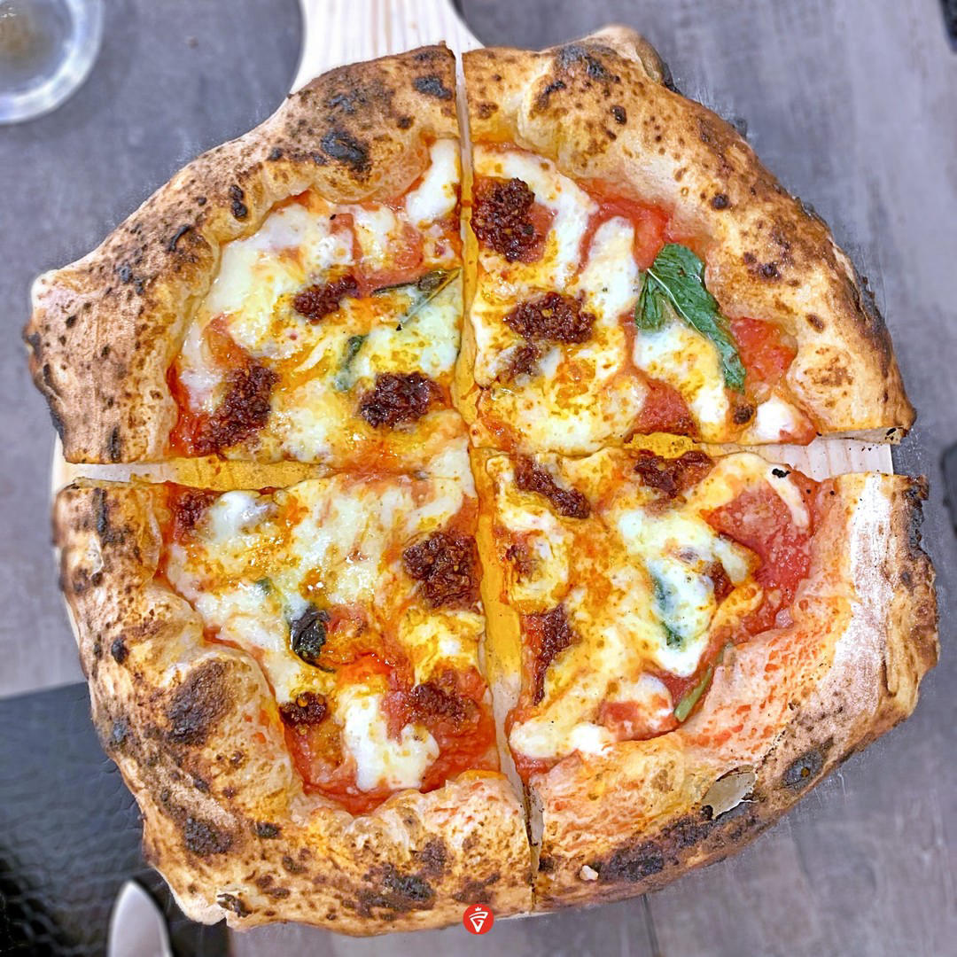 Napoli Pizza Guide - La pizza Calabra di #10diegovitaglianopizzeria fatta con nduja di spilinga, pom