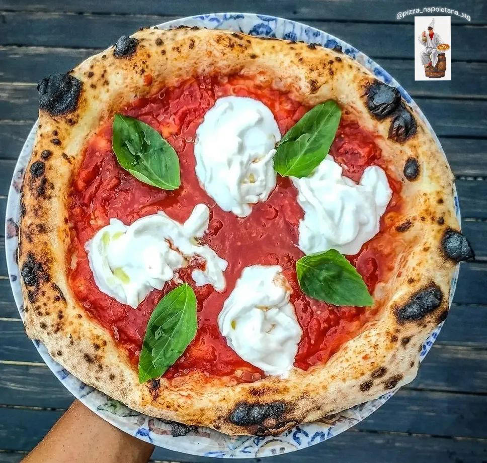 Pizza napoletana - Congratulations to #casafoodpizzapanuozzievino#pizza #pizzanapoletana #napoli #ce
