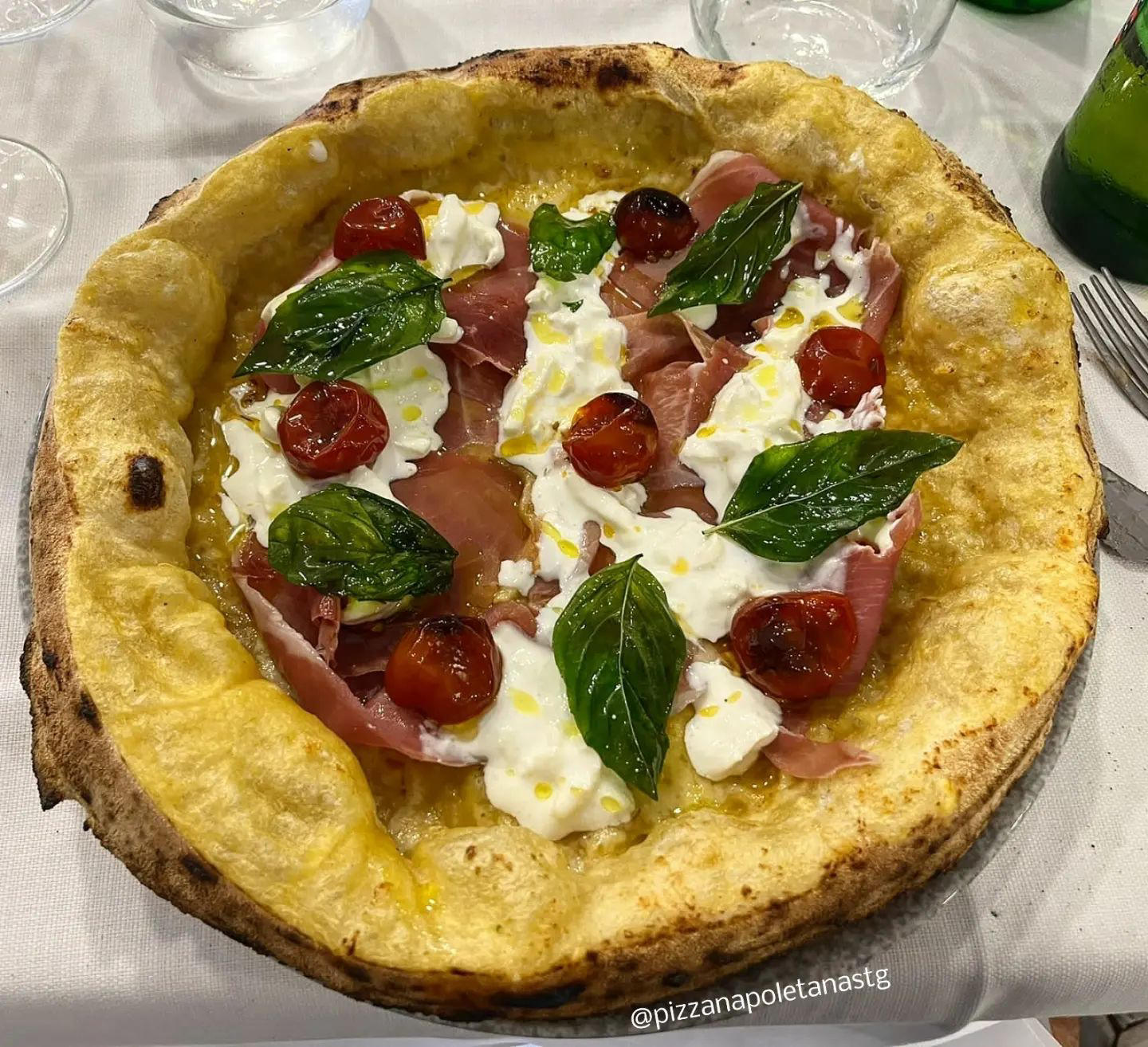 image  1 Pizza napoletana - Grande opera del maestro #danielecacciuolo_official a #gela la #marechiaro #pizza